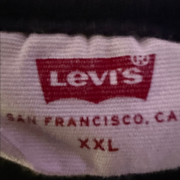 Levi Crop - Picture 2 of 2